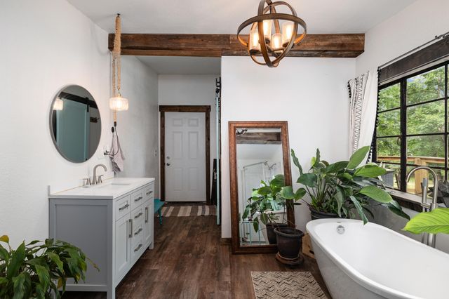 1933 Maple Street, Hollister, MO 65672