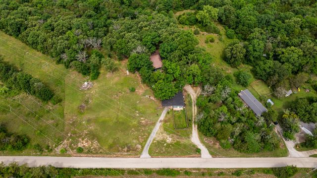 1933 Maple Street, Hollister, MO 65672