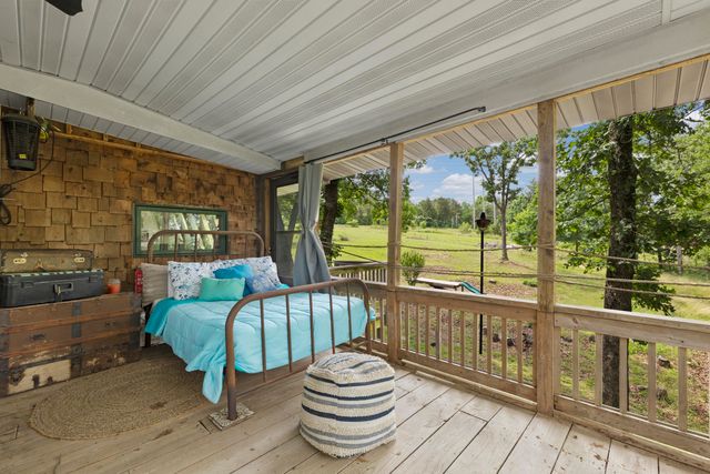 1933 Maple Street, Hollister, MO 65672