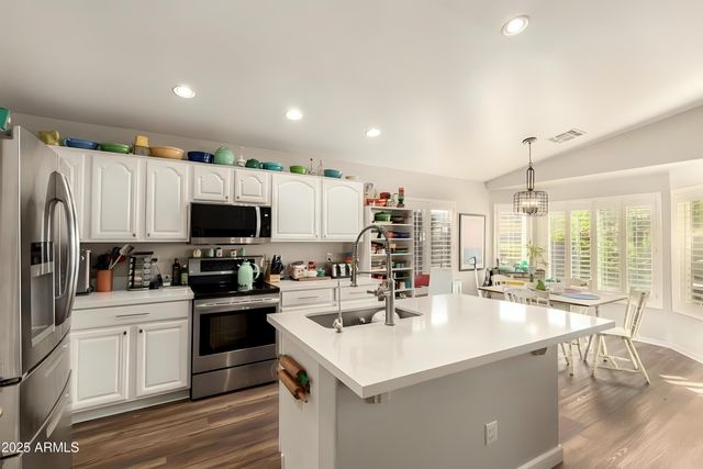 10447 E DIAMOND Avenue, Mesa, AZ 85208