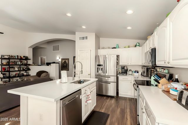 10447 E DIAMOND Avenue, Mesa, AZ 85208