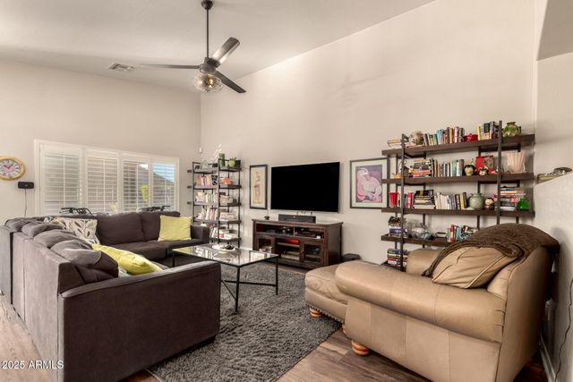 10447 E DIAMOND Avenue, Mesa, AZ 85208