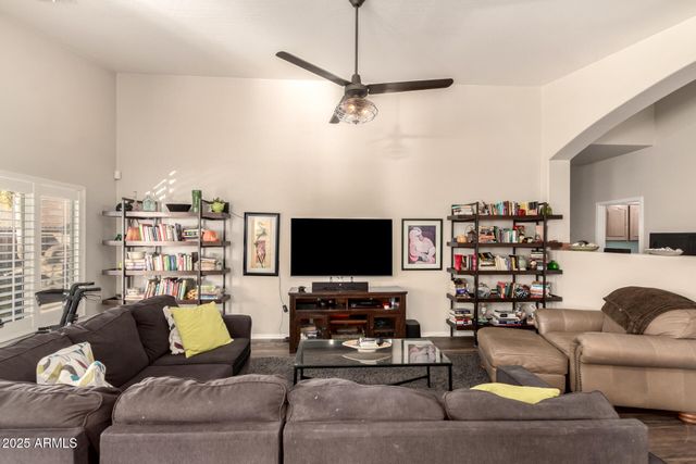 10447 E DIAMOND Avenue, Mesa, AZ 85208