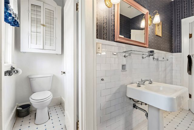 2203 Walworth Street, Greenville, TX 75401