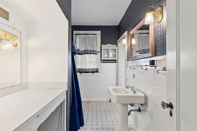 2203 Walworth Street, Greenville, TX 75401