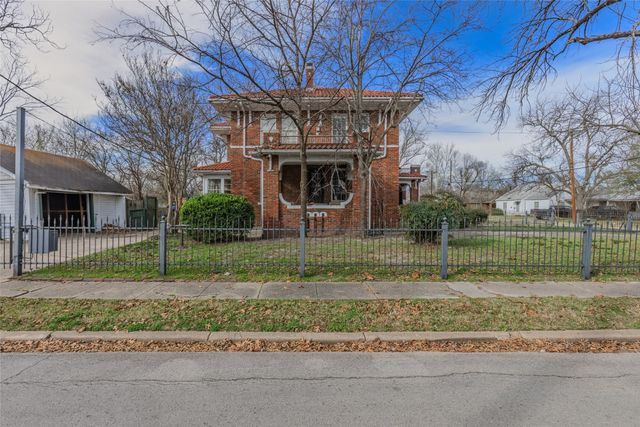 2203 Walworth Street, Greenville, TX 75401