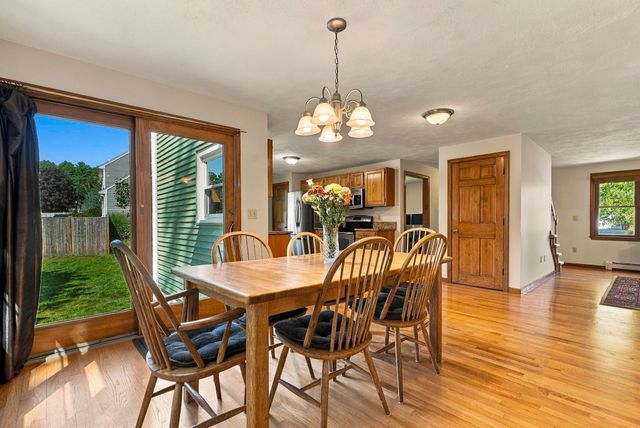 4 Florence Cir, Upton, MA 01568