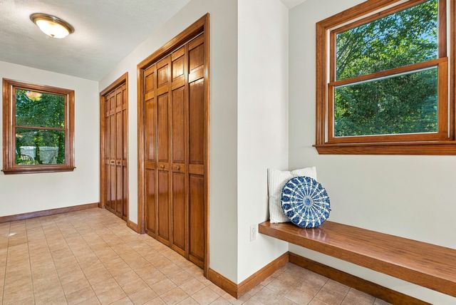 4 Florence Cir, Upton, MA 01568