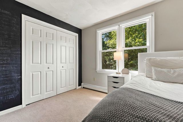 4 Florence Cir, Upton, MA 01568