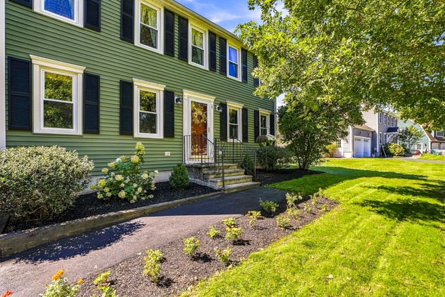 4 Florence Cir, Upton, MA 01568