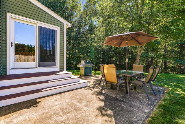4 Florence Cir, Upton, MA 01568