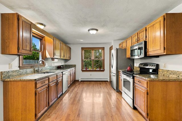 4 Florence Cir, Upton, MA 01568