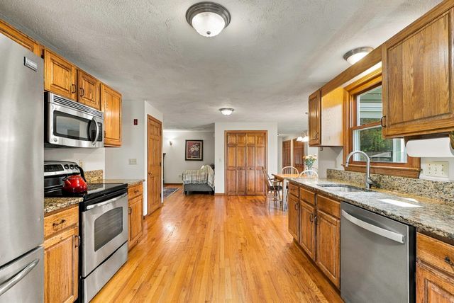 4 Florence Cir, Upton, MA 01568