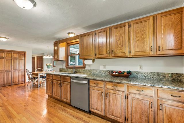 4 Florence Cir, Upton, MA 01568