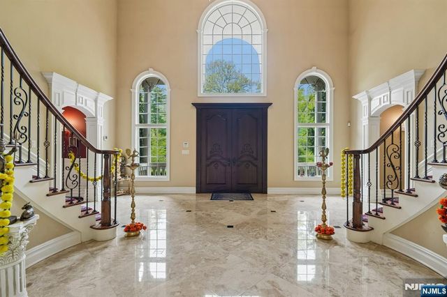 35 Echo Ridge Road, Upper Saddle River, NJ 07458