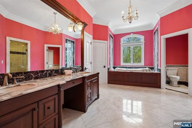 35 Echo Ridge Road, Upper Saddle River, NJ 07458