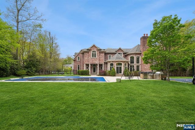 35 Echo Ridge Road, Upper Saddle River, NJ 07458