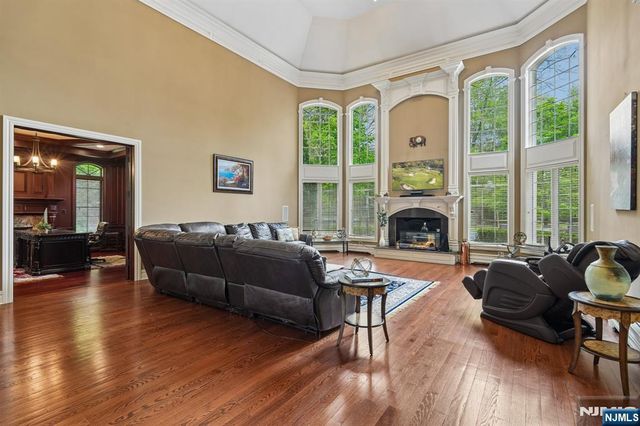 35 Echo Ridge Road, Upper Saddle River, NJ 07458