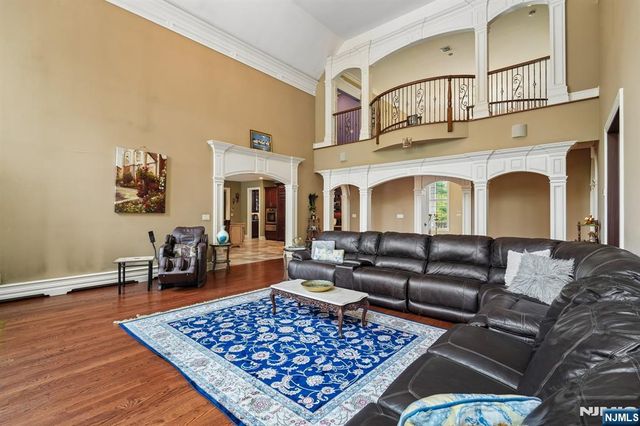 35 Echo Ridge Road, Upper Saddle River, NJ 07458