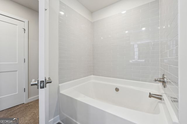 213 Harris Walk, West Point, GA 31833