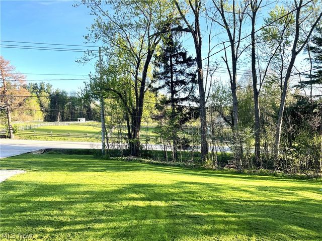 9584 Kinsman Road, Novelty, OH 44072