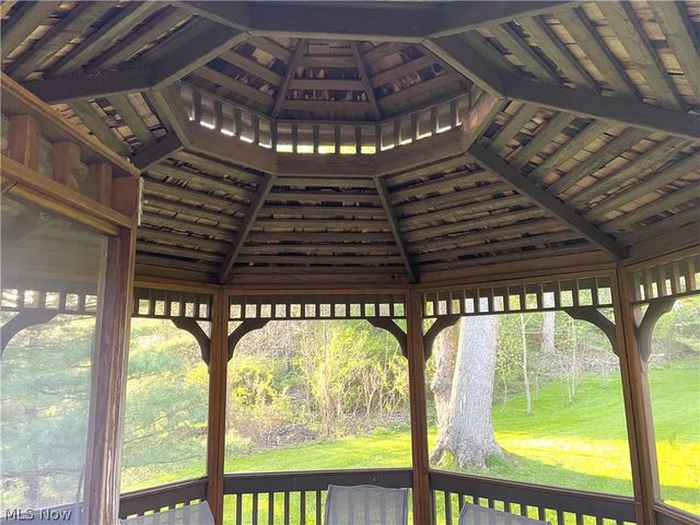 9584 Kinsman Road, Novelty, OH 44072