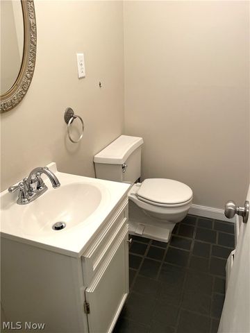 9584 Kinsman Road, Novelty, OH 44072