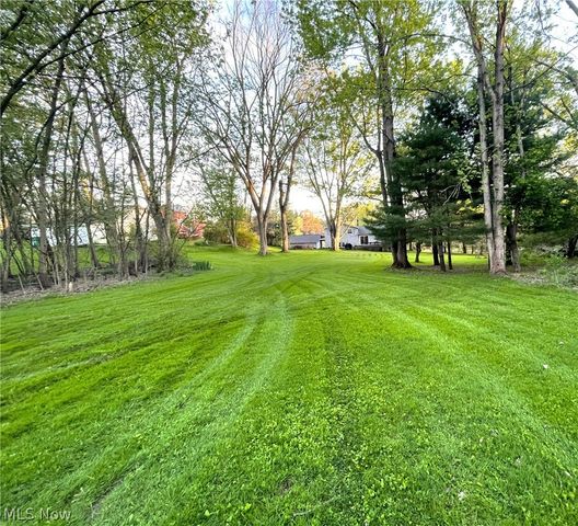 9584 Kinsman Road, Novelty, OH 44072