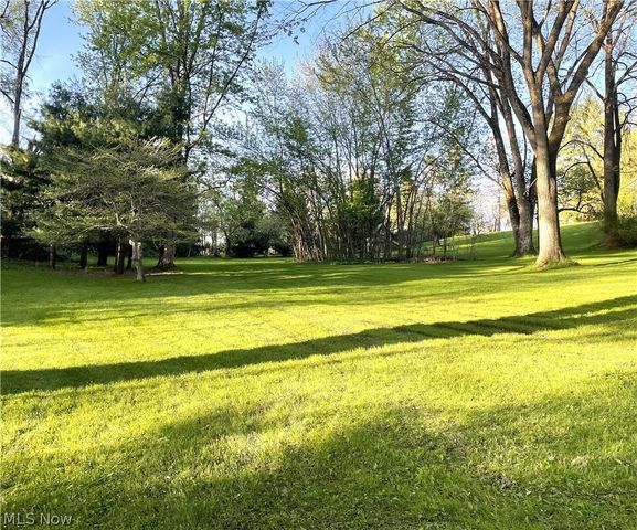 9584 Kinsman Road, Novelty, OH 44072