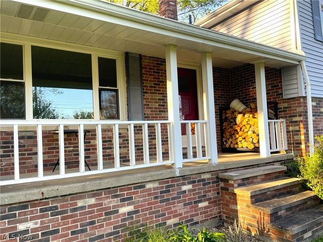 9584 Kinsman Road, Novelty, OH 44072