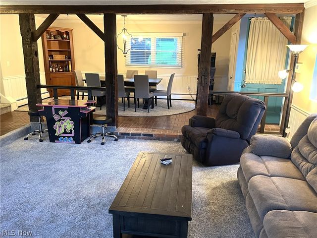 9584 Kinsman Road, Novelty, OH 44072