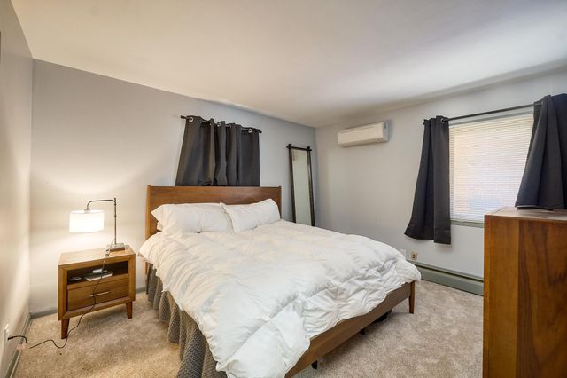 1284 Snelling Avenue N, Saint Paul, MN 55108