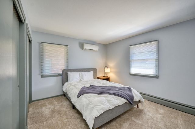 1284 Snelling Avenue N, Saint Paul, MN 55108