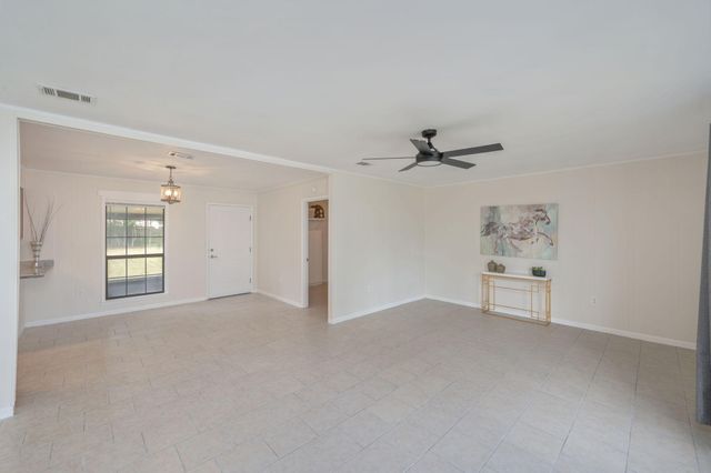 5356 Constitution Road, Crestview, FL 32539