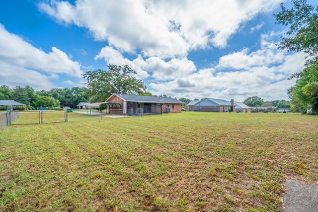 5356 Constitution Road, Crestview, FL 32539