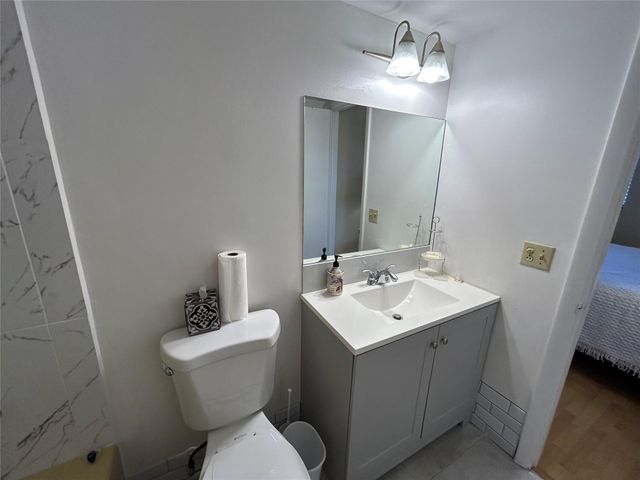 7805 NW 5th Court 202, Margate, FL 33063