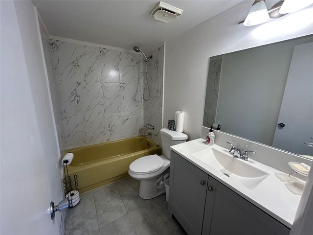 7805 NW 5th Court 202, Margate, FL 33063