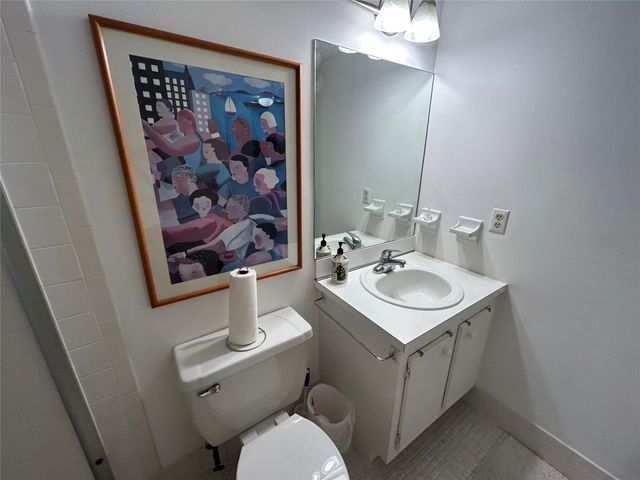 7805 NW 5th Court 202, Margate, FL 33063