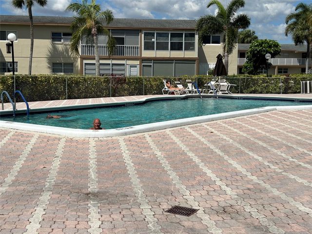 7805 NW 5th Court 202, Margate, FL 33063