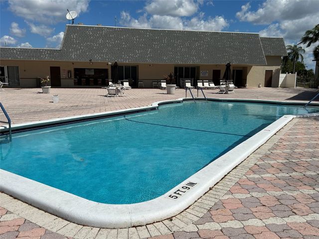 7805 NW 5th Court 202, Margate, FL 33063