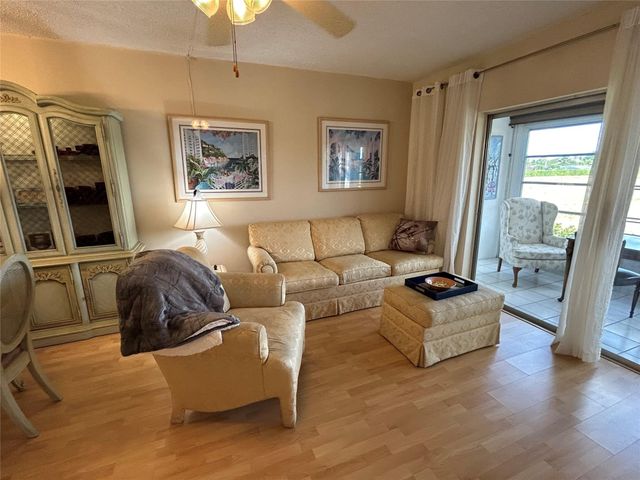 7805 NW 5th Court 202, Margate, FL 33063