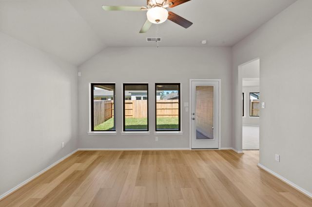 1016 Shoal Creek Trail, Conroe, TX 77304