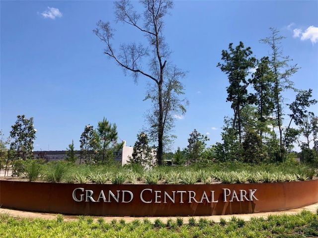 1016 Shoal Creek Trail, Conroe, TX 77304