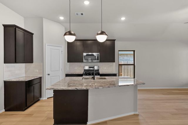 1016 Shoal Creek Trail, Conroe, TX 77304