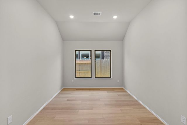 1016 Shoal Creek Trail, Conroe, TX 77304