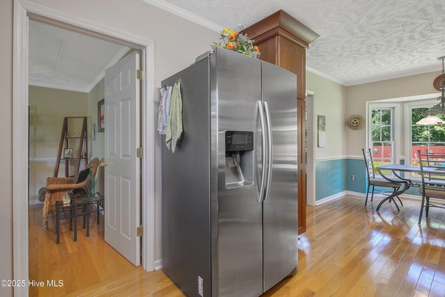 6528 Foxberry Road, Fayetteville, NC 28314