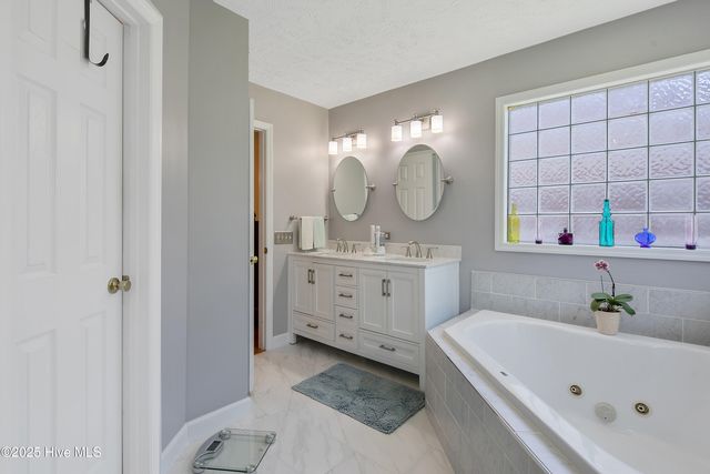 6528 Foxberry Road, Fayetteville, NC 28314