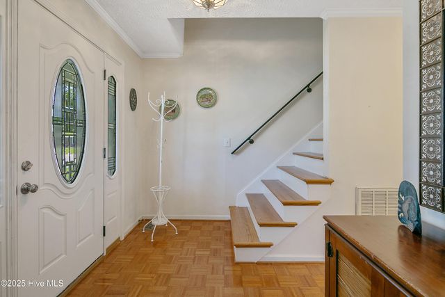 6528 Foxberry Road, Fayetteville, NC 28314