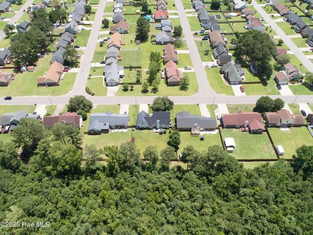 6528 Foxberry Road, Fayetteville, NC 28314