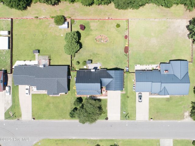 6528 Foxberry Road, Fayetteville, NC 28314